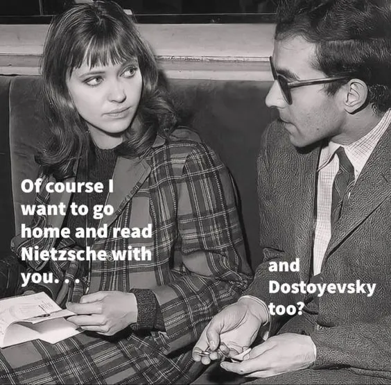 Anna Karina mówi „Of course I want to go home and read Nietzsche with you...", na co Godard odpowiada "and Dostoyevski too?". Czarnobiała fotografia