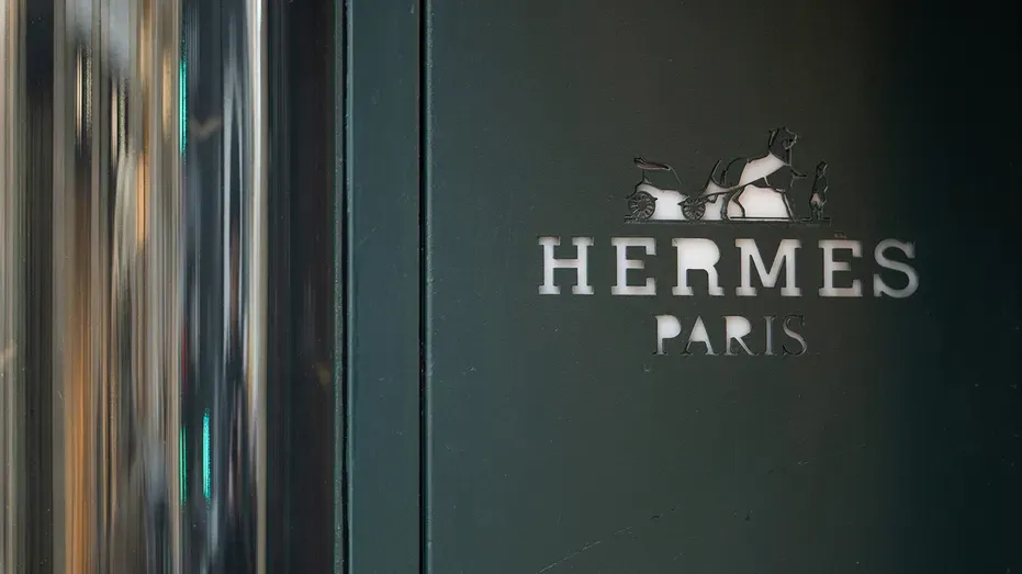 fot. logotyp marki Hermès