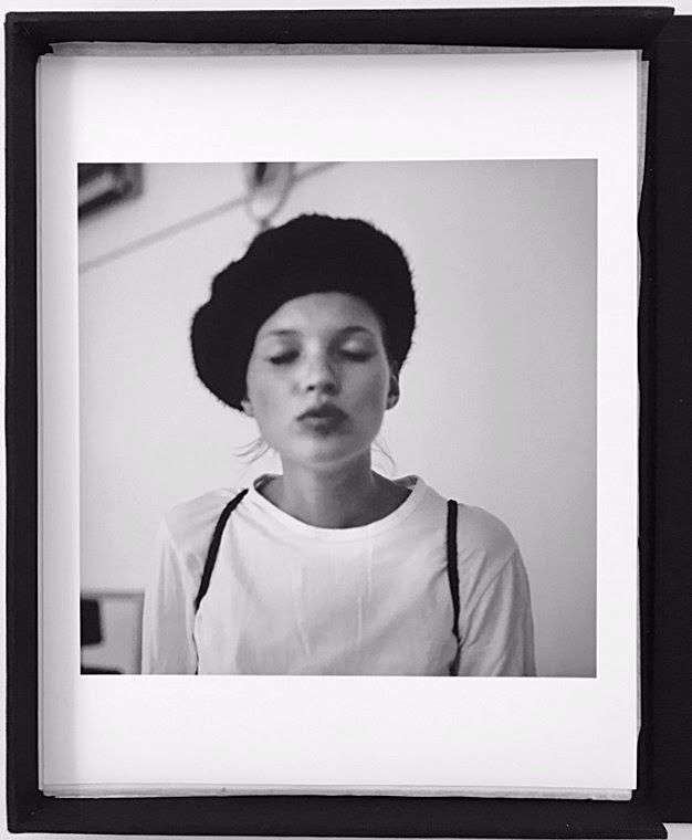 Milla Jovovich, Kate Moss, Mario Sorrenti... na pięknych, poruszających zdjęciach z 1994 roku