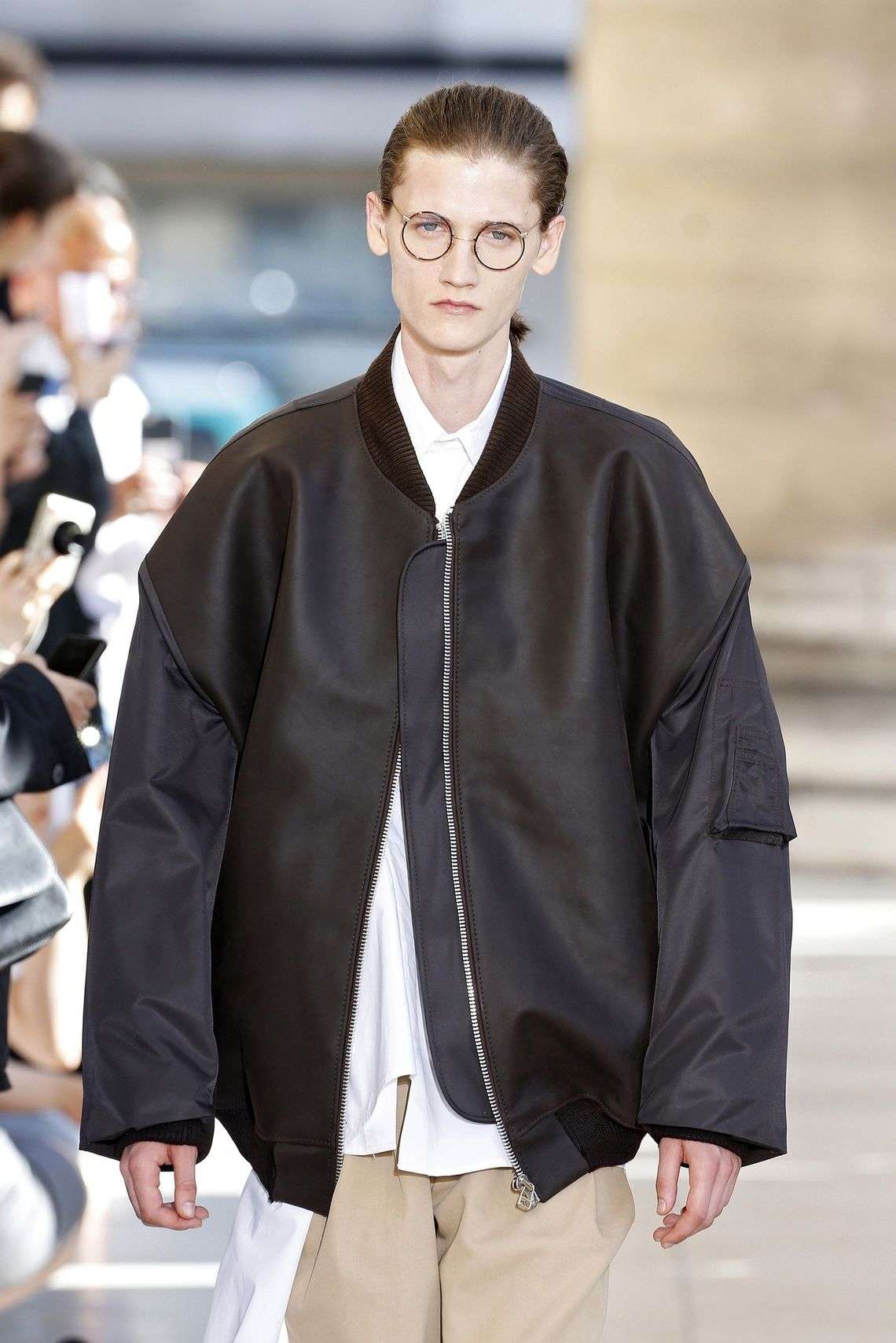 Izraelscy żołnierze, ortodoksyjni Żydzi i architektura Tel Awiwu. Hed Mayner to projektant wykształcony w Jerozolimie i Paryżu