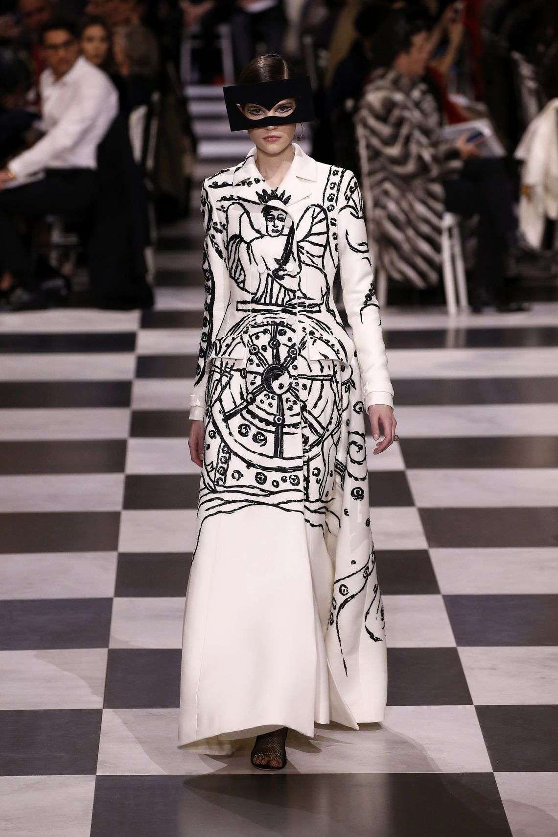 Kłamstwo i erotyka. Christian Dior postanowił nas uwieść i oszukać