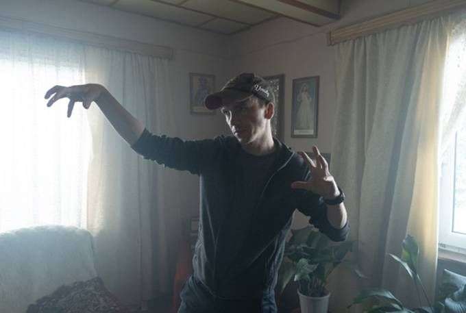 Jan Komasa pracuje nad filmem o fejkowym księdzu. Mamy pierwsze fotosy