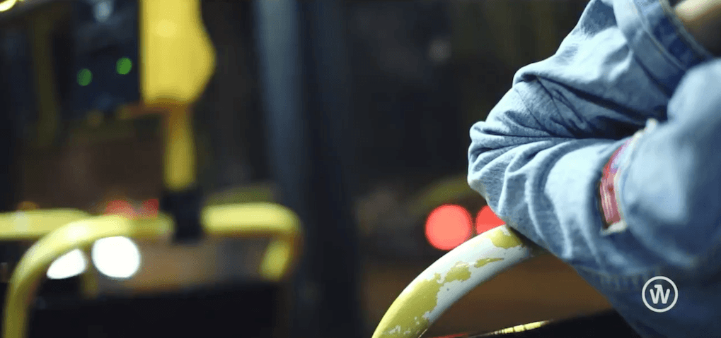 Książka zamiast biletu komunikacji miejskiej. Świetna inicjatywa polskiego miasta dla miłośników literatury