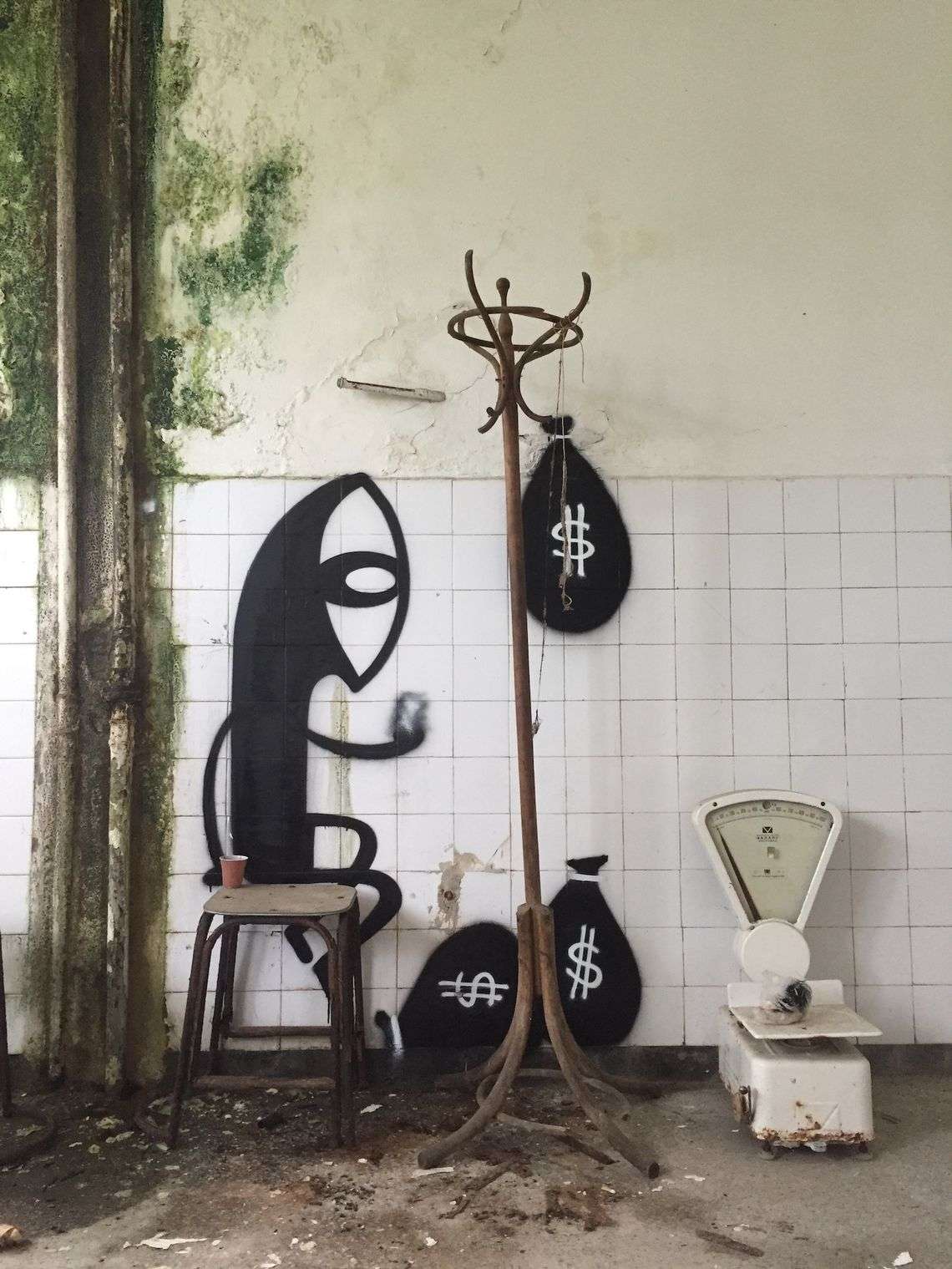 Polski streetartowiec podbija świat. Jego Peryskop to dla wielu postać kultowa [wywiad]