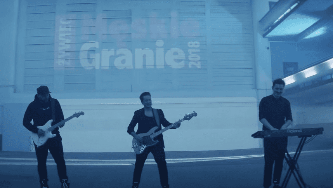 Koreański zespół k-popowy zagrał "Początek" - hymn Męskiego Grania. Brzmi rewelacyjnie