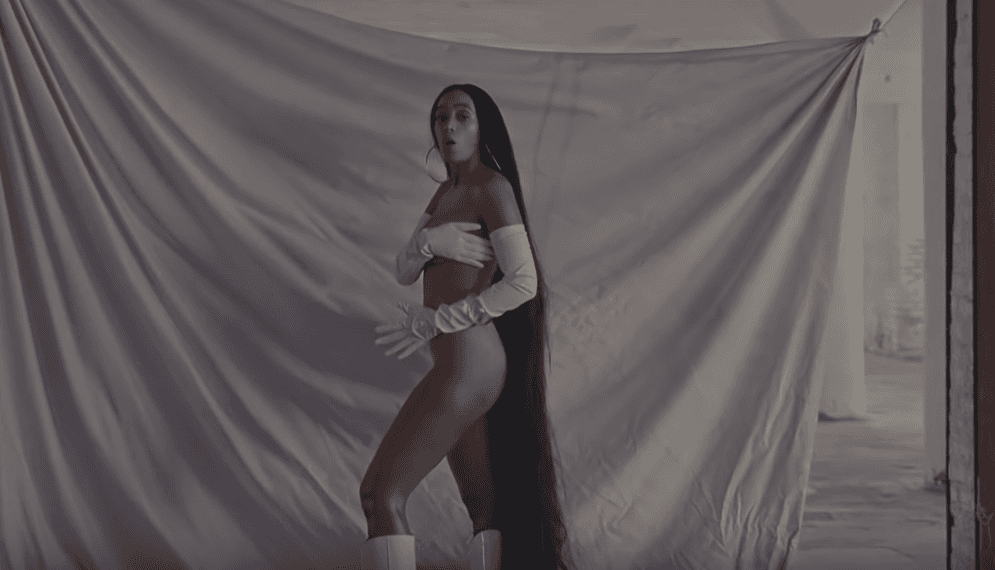 Niemal naga Solange w nowym teledysku pokazuje kto tu rządzi