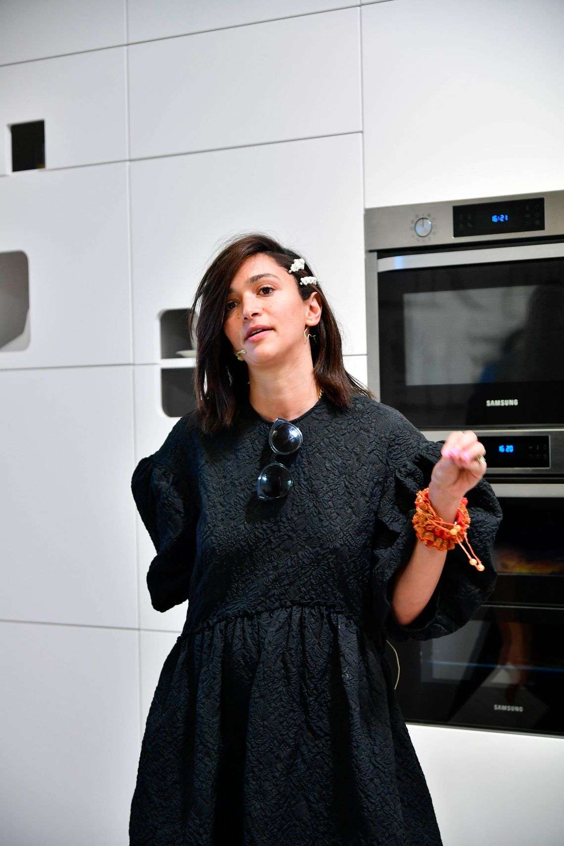 Nowojorska artystka zaprezentowała instalację stworzoną z jedzenia. Ma symbolizować jego społeczny wymiar