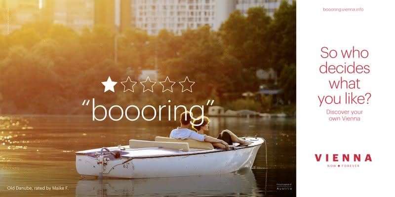 Ironiczna kampania europejskiego miasta podważa internetowe recenzje i zachęca do samodzielnych wyborów miejsc do zwiedzania