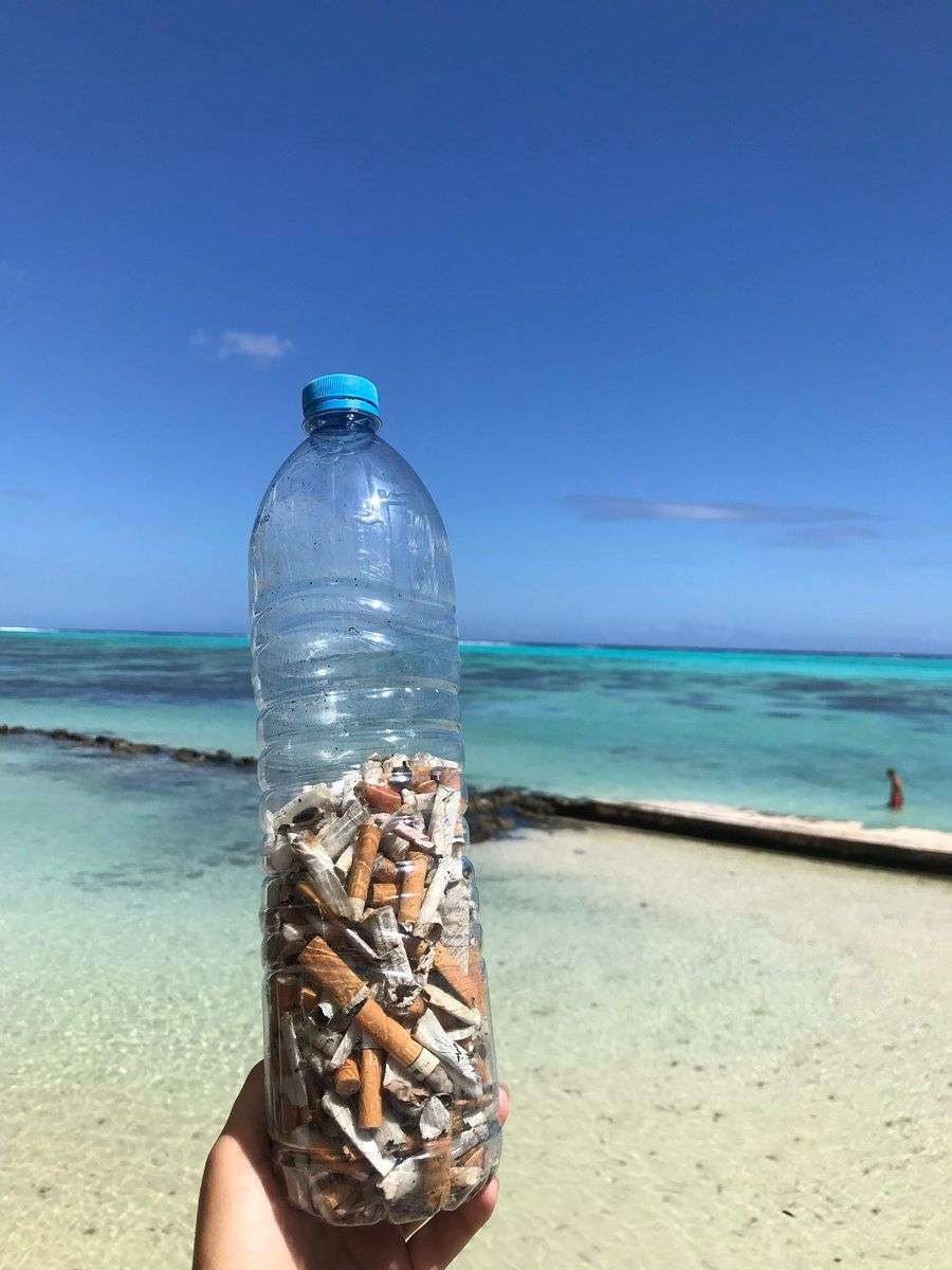 Francuzi wypowiadają wojnę niedopałkom. Viralowa akcja #FillTheBottle podbija Internet