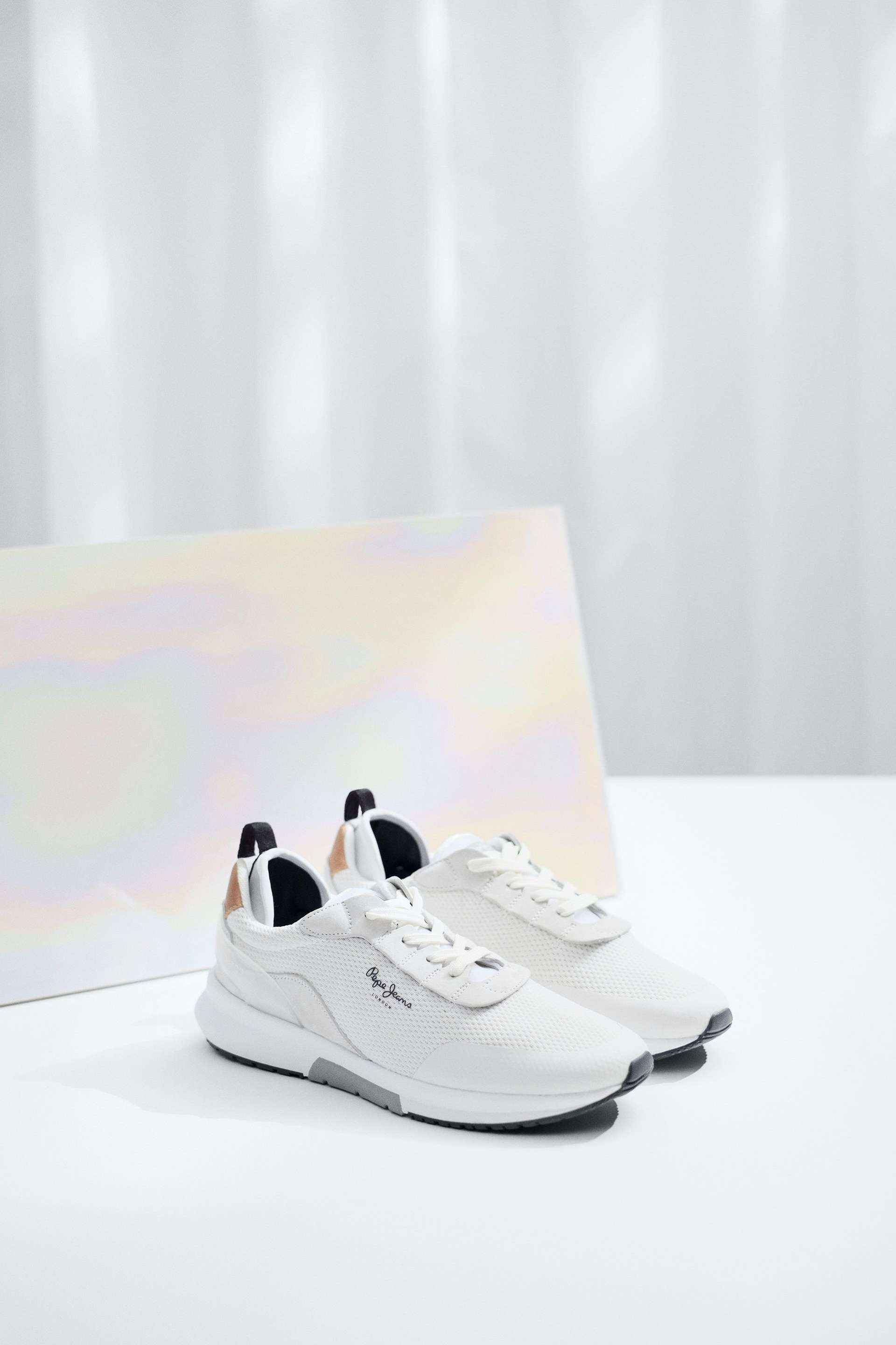 Buty, które oczyszczają powietrze – wystarczy, że je założysz, a one zrobią resztę