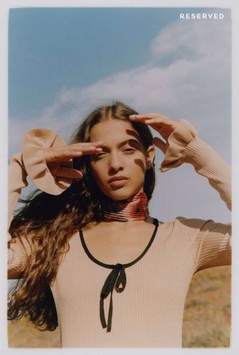 Hołd dla skrajności, romantyczna nostalgia i ponadczasowy jeans w jesiennej kolekcji Reserved Denim 2019