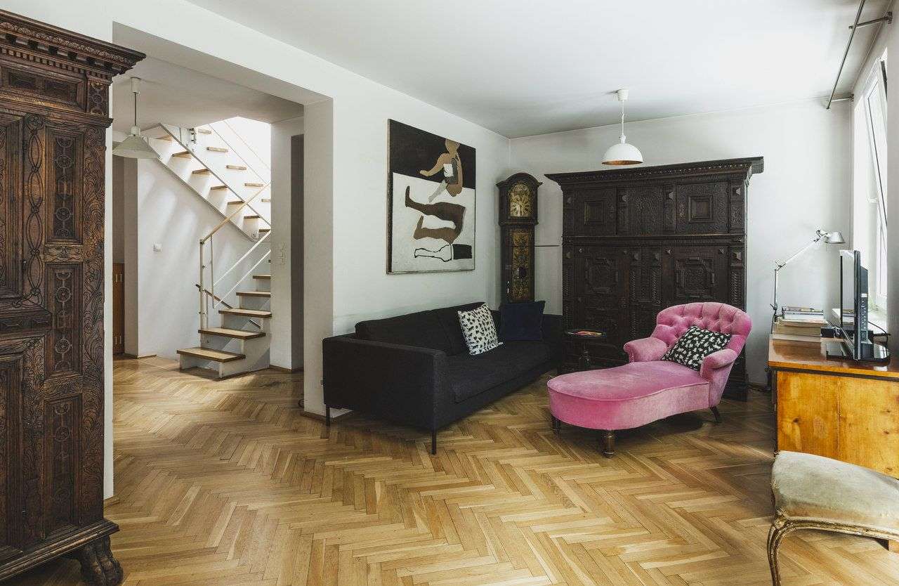 [Z archiwum K MAG-a] Odwiedziliśmy autora słynnego logo Comme des Garçons. Tak mieszka Filip Pągowski