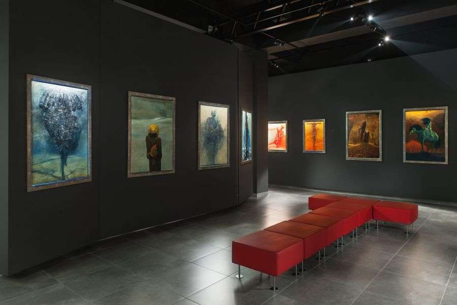 50 mrocznych obrazów Zdzisława Beksińskiego dostępnych na wystawie online