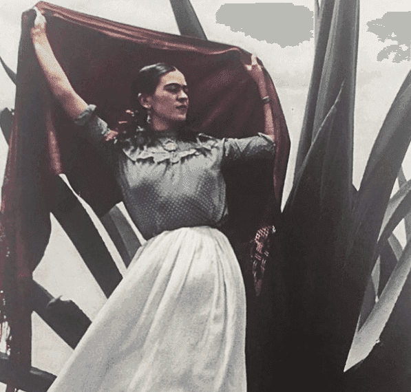 Daj się oprowadzić po legendarnym domu Fridy Kahlo. Oczywiście online