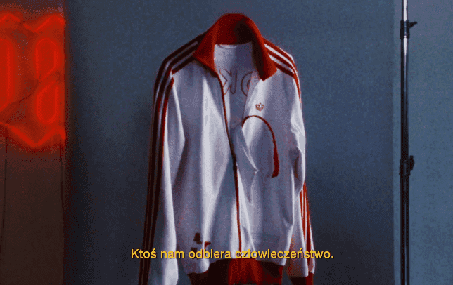 „Usłyszałem, że nie powinniśmy żyć”. Wstrząsający spot Zalando, MSBHV i KPH przeciw homofobii