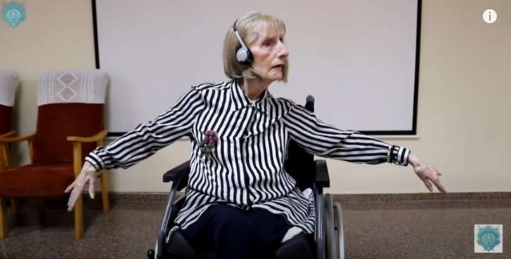 Cierpiąca na Alzheimera była baletnica tańczy na wózku w viralowym wideo