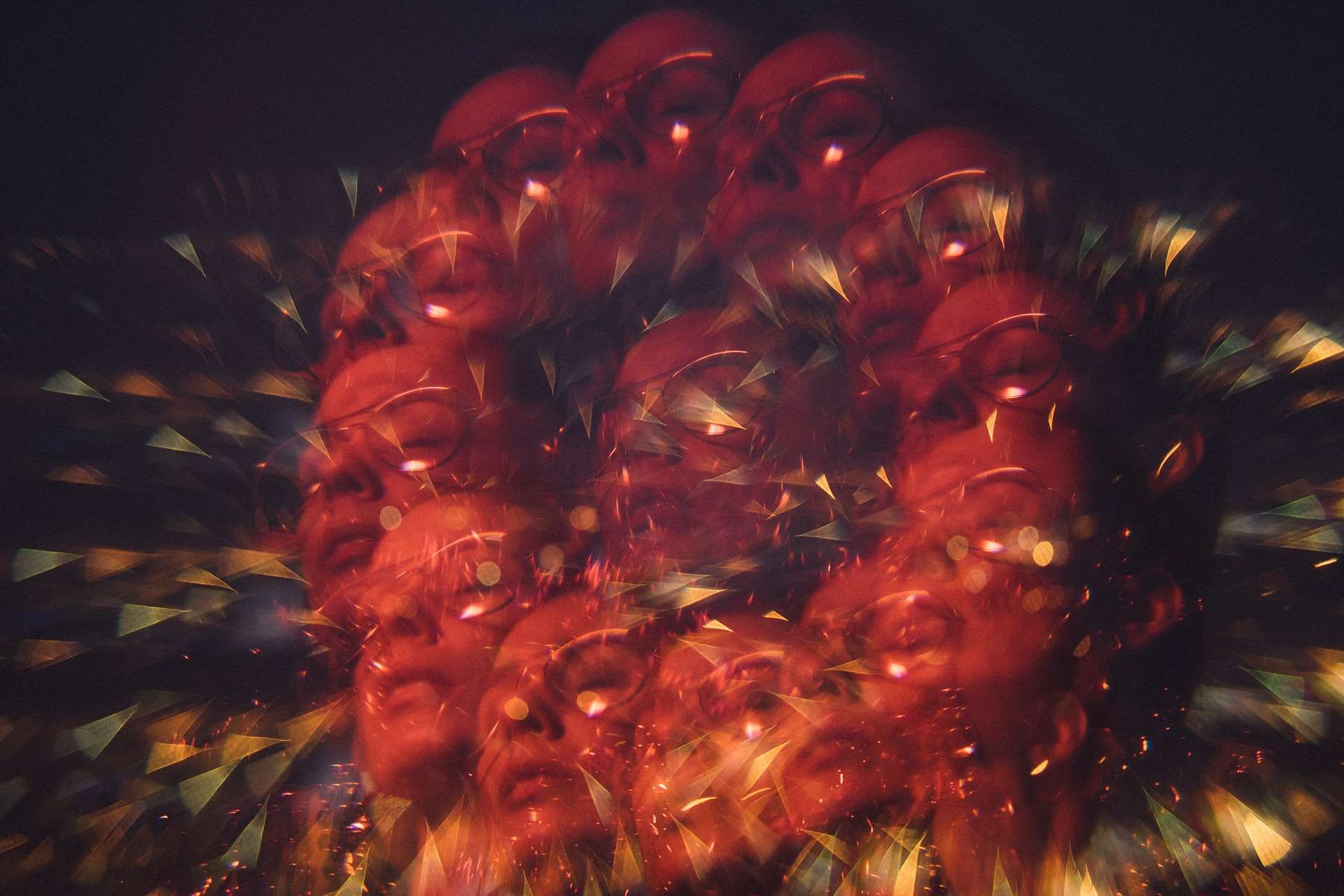 Powstała pierwsza linia telefoniczna, która poprowadzi cię przez psychodeliczny trip!