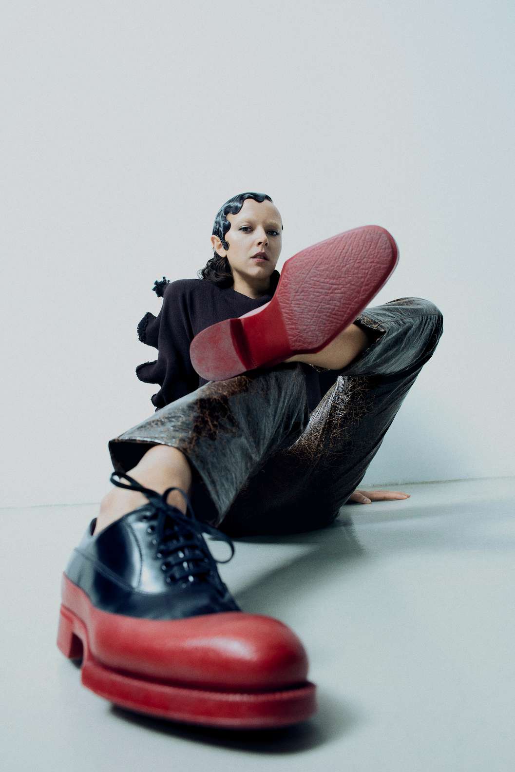 Brodka z nowym, popowo-punkowym singlem w międzynarodowym towarzystwie. Już jest „Wrong Party”