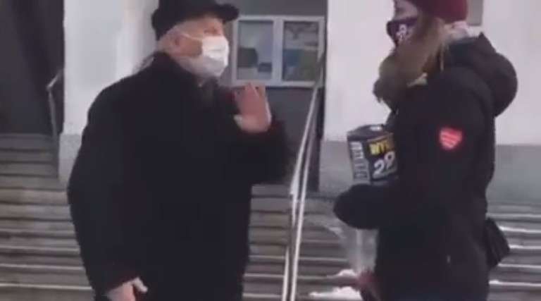 „Diabelska organizacja". Ksiądz przegonił spod kościoła wolontariuszkę WOŚP