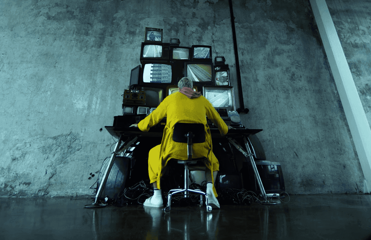 Powrót (Błażeja) Króla! Surrealistyczny teledysk zapowiada nowy album artysty