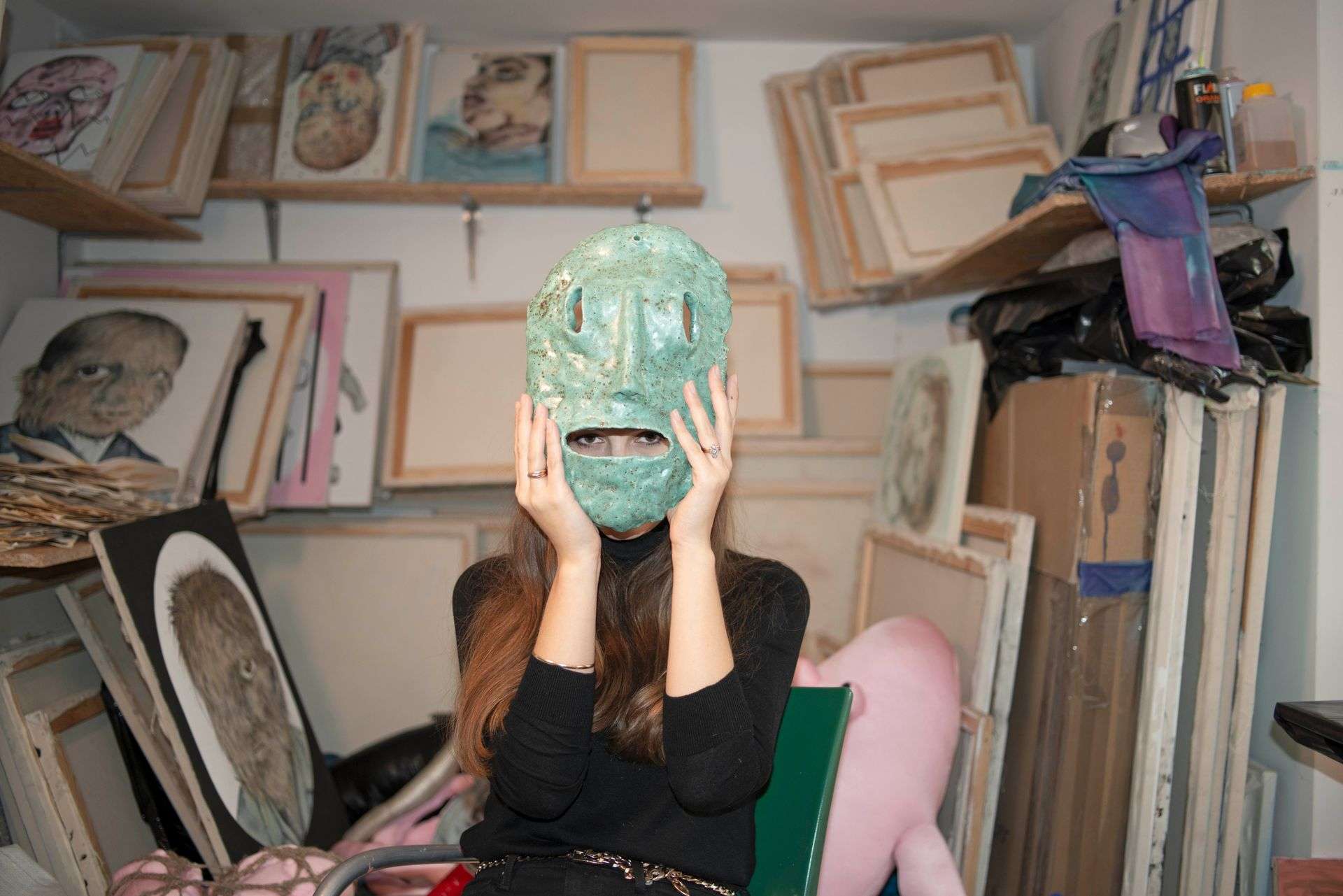 Łyse pały i współczesne totemy. Artystka Aleksandra Liput analizuje traumy i lęki [wywiad]