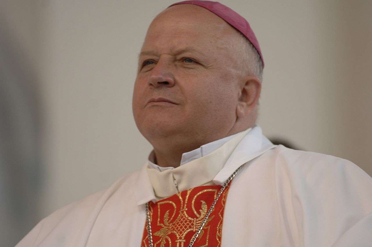 Episkopat twierdzi, że szczepionki AstraZeneca powstają z abortowanych płodów