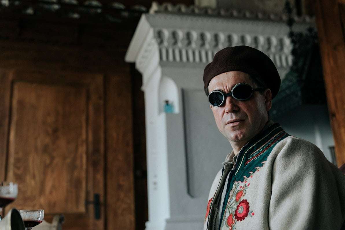 Dorociński jako Witkacy? Komedia kryminalna „Niebezpieczni dżentelmeni” zapowiada się szaleńczo