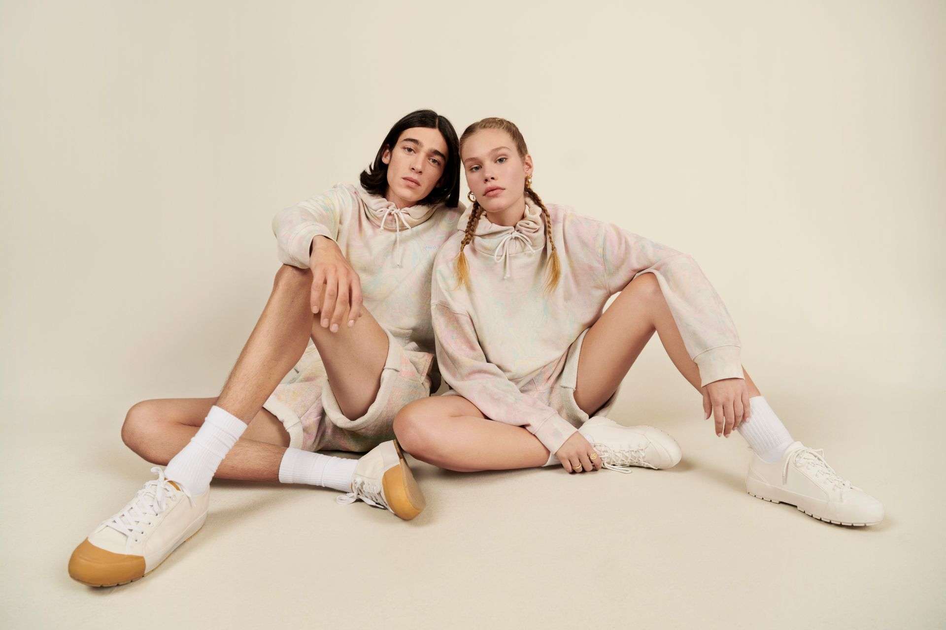 Levi’s prezentuje najwygodniejszy strój na sezon jesień zima 2021. Poznajcie dresy Red Tab