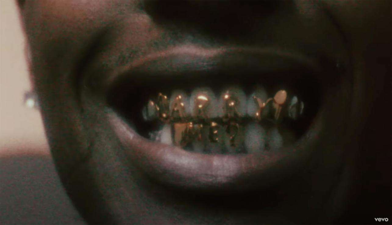 Czy A$AP Rocky oświadczył się Rihannie w nowym teledysku ?