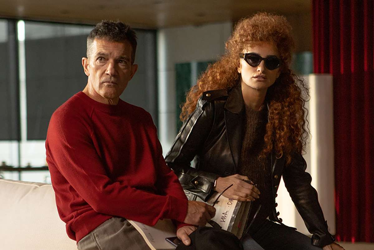 Rozwałkowanie branży filmowej, celebryctwa i mediów. Świetni „Boscy” wchodzą do kin [recenzja]