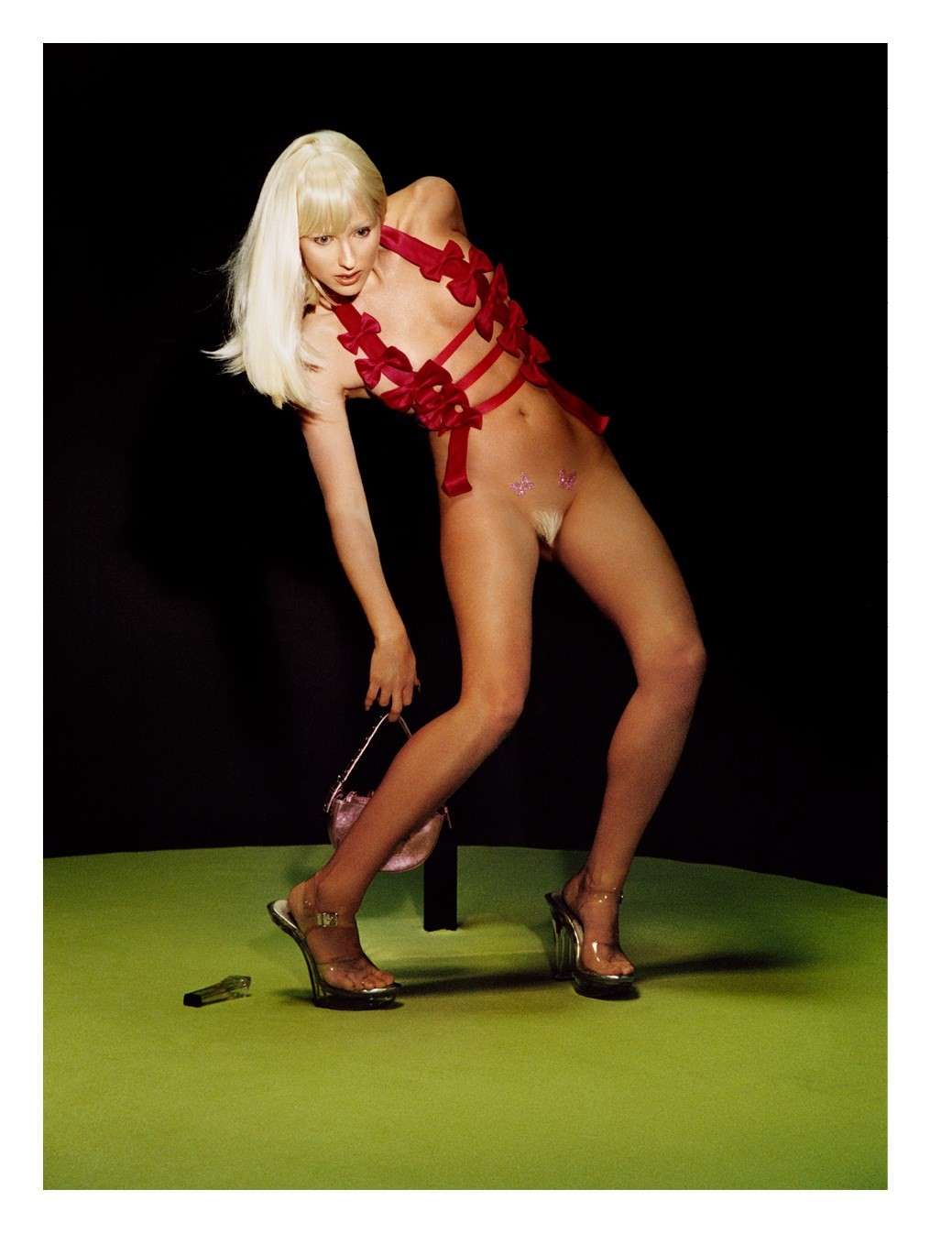 Erotyczne autoportrety Harley Weir weryfikują toksyczne standardy piękna