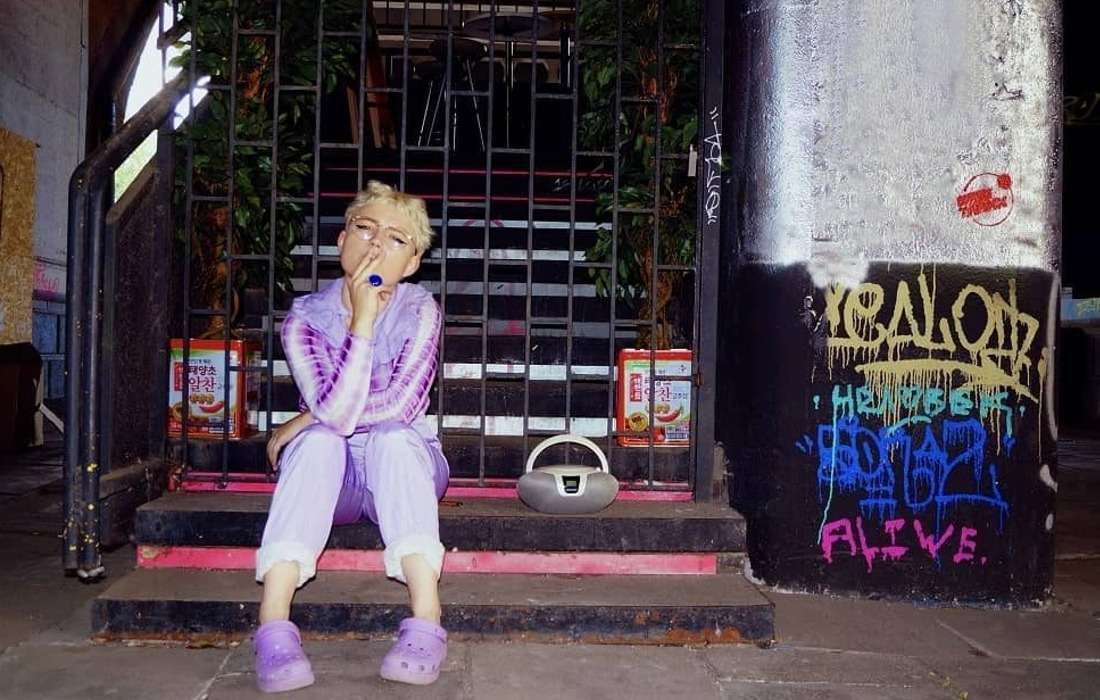 Polska raperka dissuje kapitalizm, odnosząc się do Karola Marxa