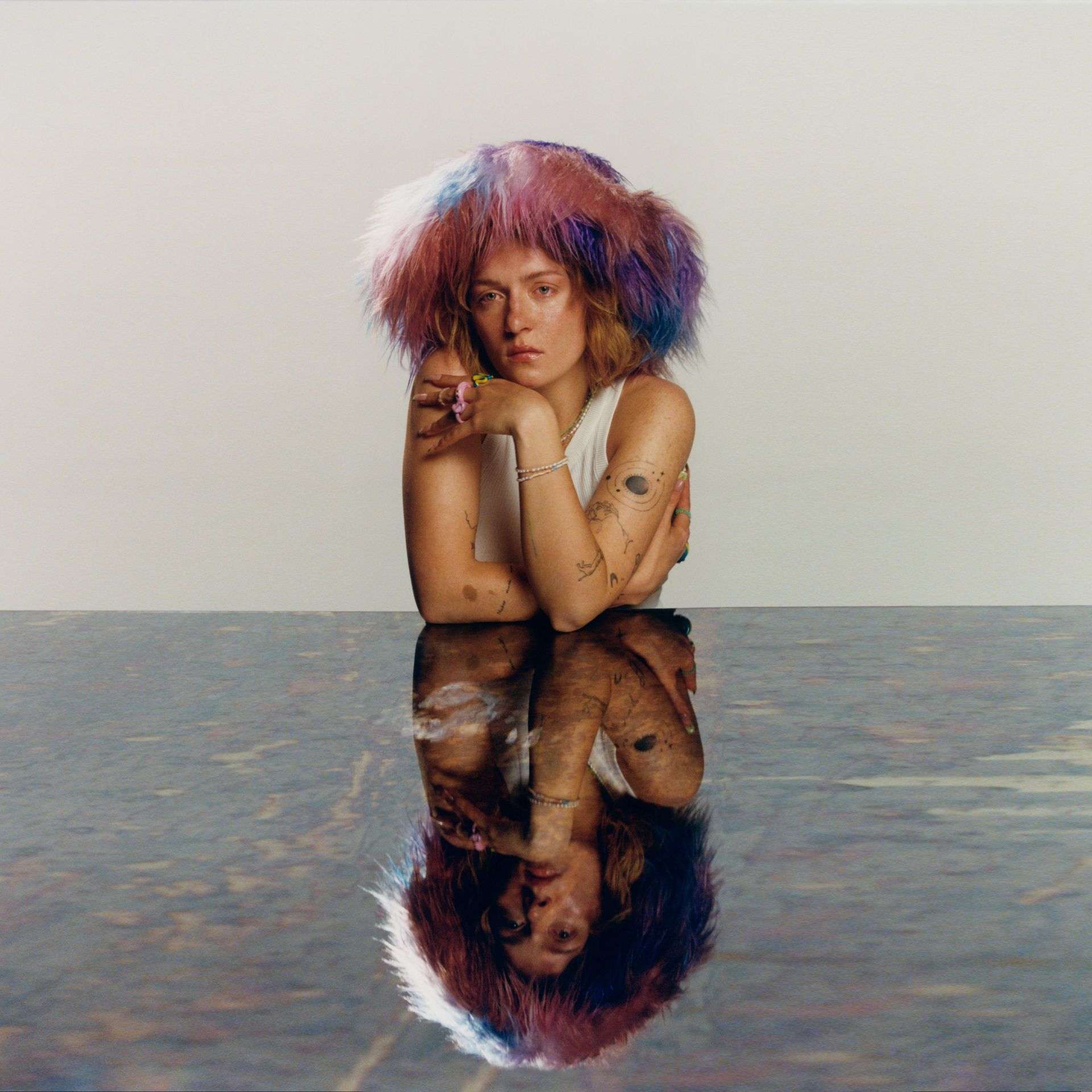 Ofelia: „Szkoła to środowisko, w którym dzieci wrażliwe są zdane wyłącznie na siebie” [WYWIAD]