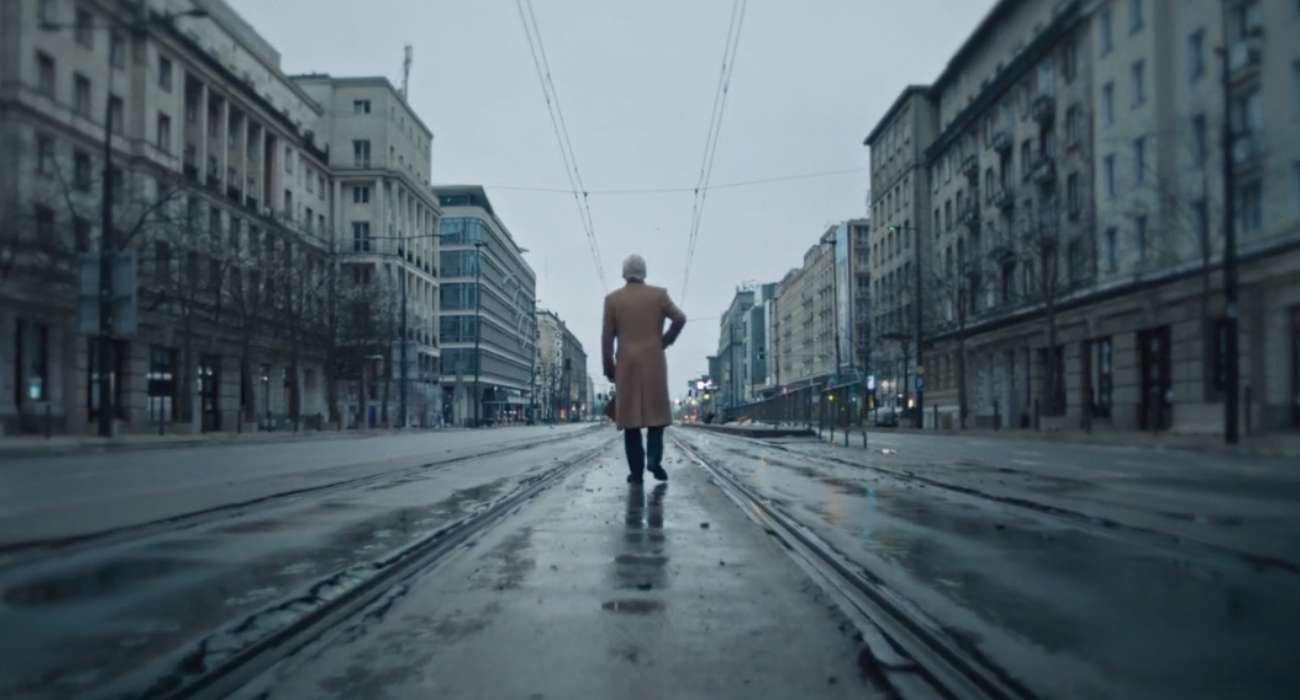 Podsiadło wypuścił nowy klip. A w nim Jerzy Skolimowski i postapokaliptyczna Warszawa
