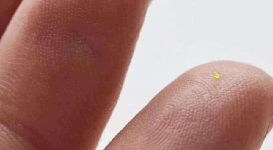 Najmniejsza torebka świata w sprzedaży – jest wielkości ziarna soli