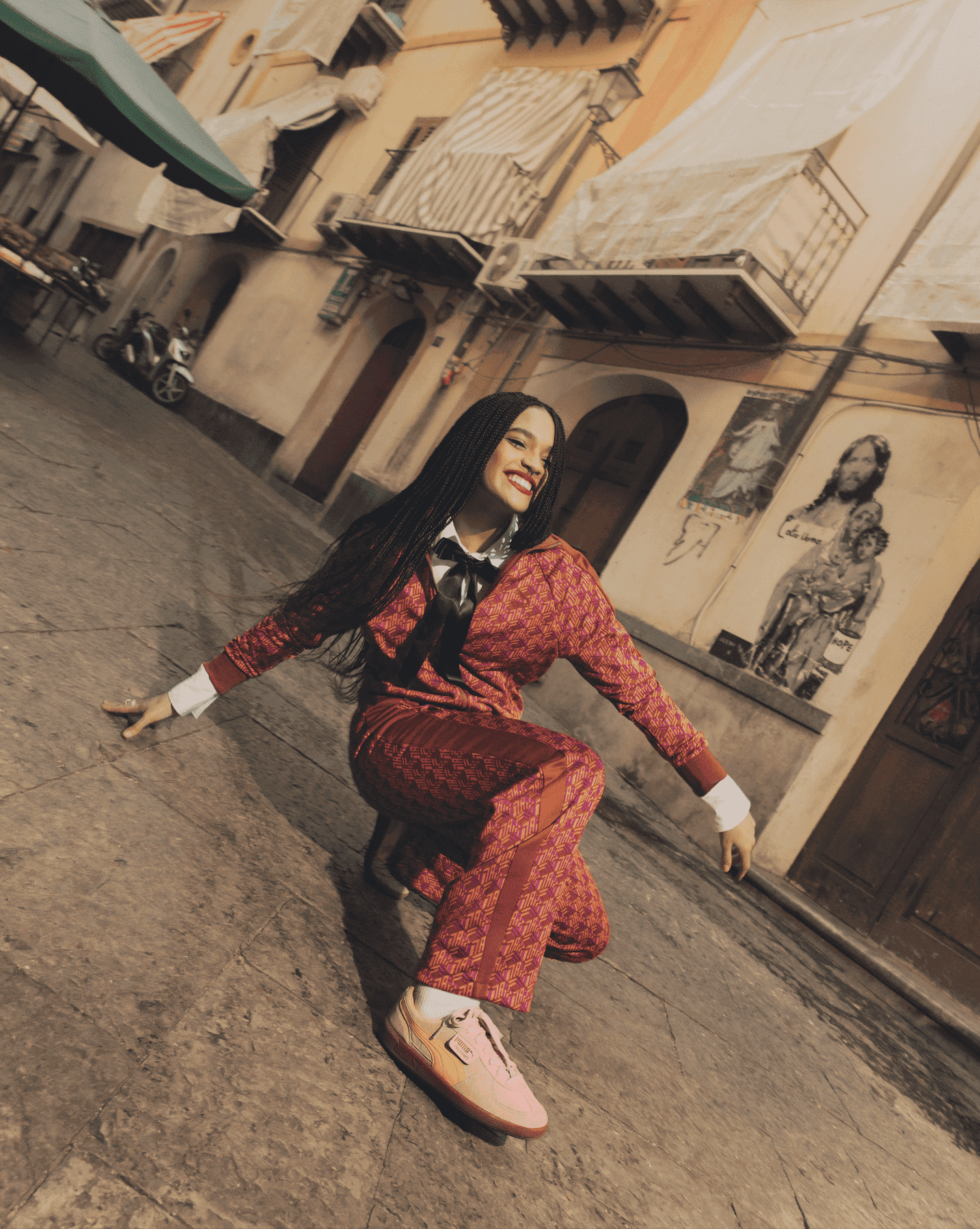 Z Sarą James, ambasadorką marki PUMA, rozmawiamy o kreatywności, modzie i miłości do Palermo [WYWIAD]