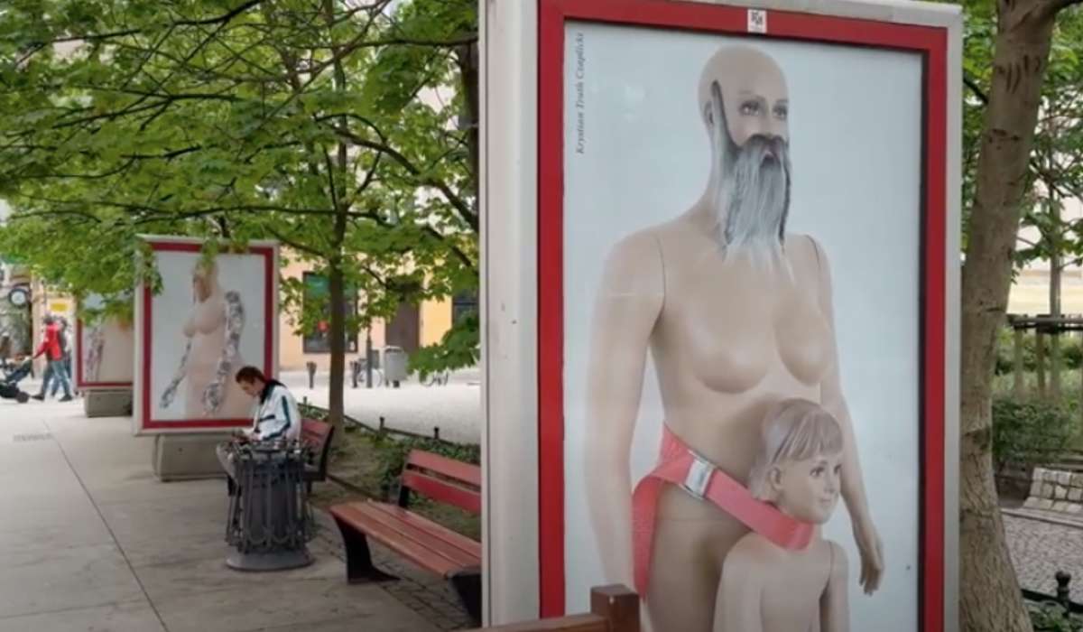 „Promocja LGBT, zboczeń i pedofilii”. Kontrowersyjna wystawa usunięta