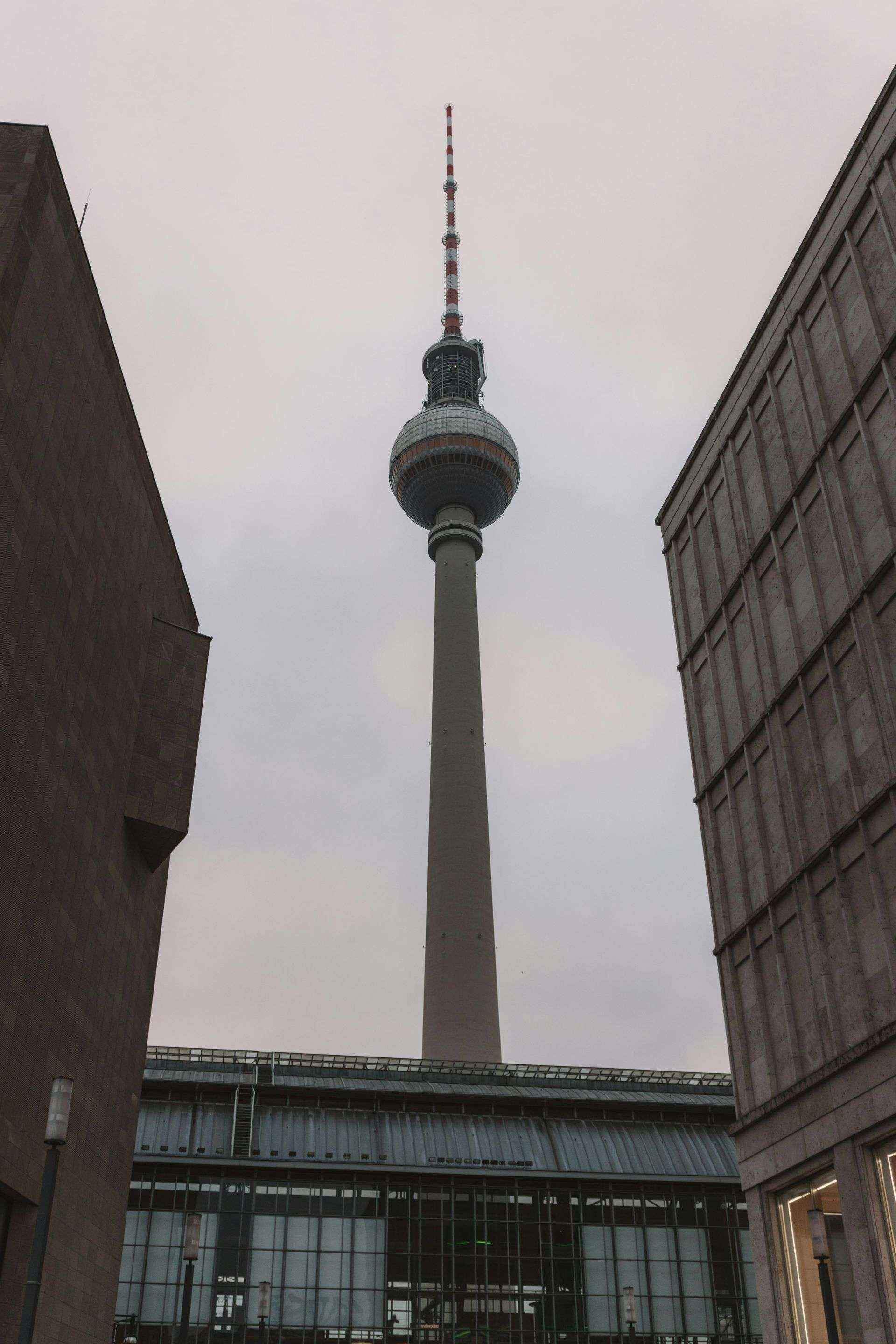 [Z archiwum K MAG] Berlin wcale nie był centrum niemieckiej muzyki elektronicznej. Krótka historia rave’u