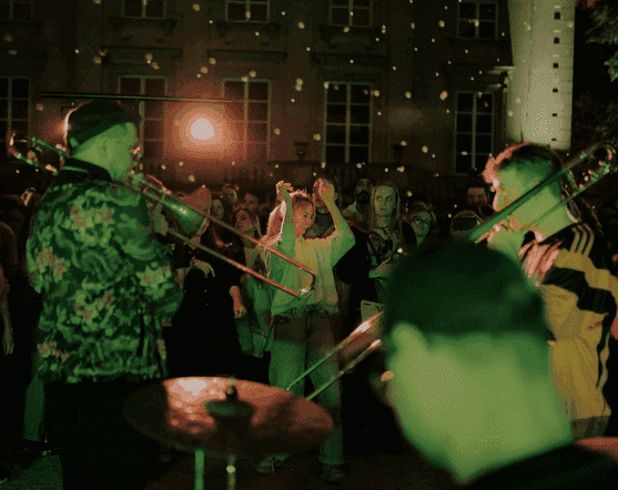 Powrót potańcówek. Warszawski Pląs łączy siły z warszawskim ASP