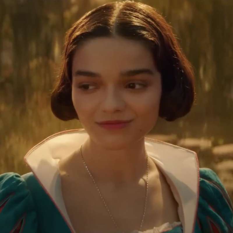 Nowa Królewna Śnieżka jest pół-Kolumbijką. Disney pokazał zwiastun [WIDEO]