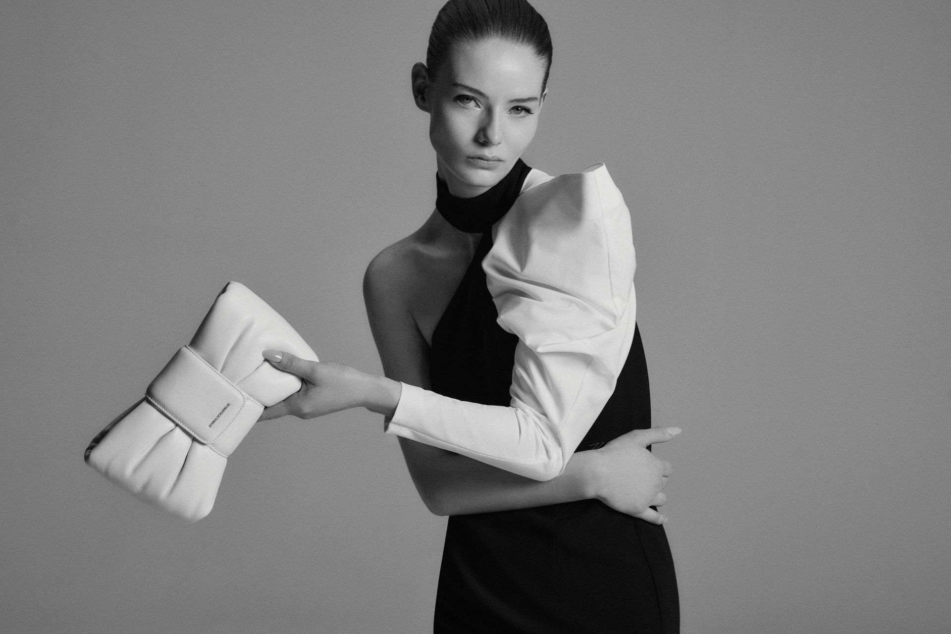 KARL LAGERFELD prezentuje nową kolekcję STUDIO. W Polsce dostępna jest wyłącznie w ANSWEAR Concept Store, a my już ją widzieliśmy!