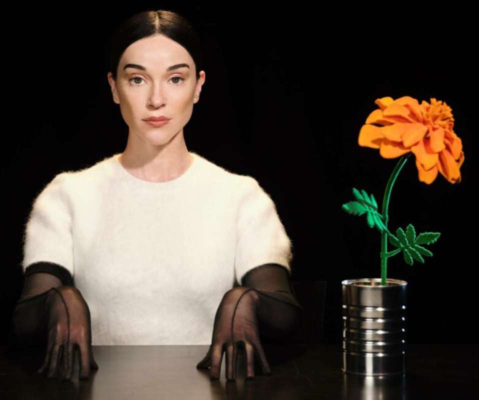 St. Vincent: „Chodzi o to, aby kopać głębiej i głębiej w swojej emocjonalności” [WYWIAD]