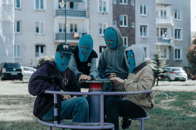 Ministranci walczą o sprawiedliwość jak Batman w filmie reżysera „Cichej nocy”  [ZDJĘCIA]