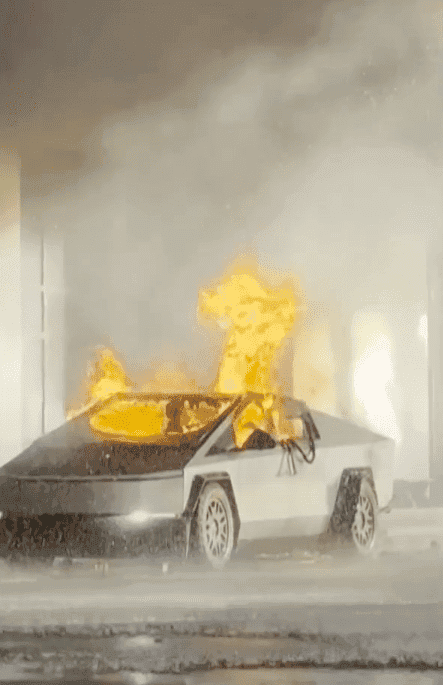 Tesla Cybertruck eksplodowała w Las Vegas. Elon Musk reaguje [WIDEO]