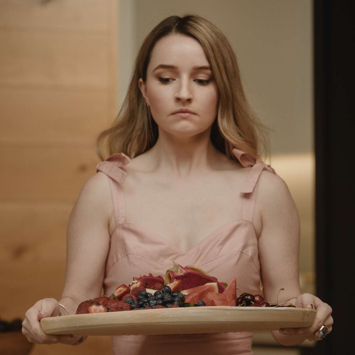 Zbiła fejm na kłamstwie o raku i diecie cud. Ten serial Netflixa to gwarantowany hit