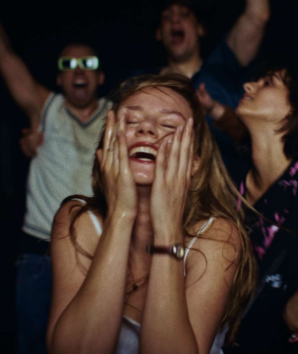 Przemoc w filmówkach i gra w manipulacje. Ten polski film wbija w fotel [ZWIASTUN]