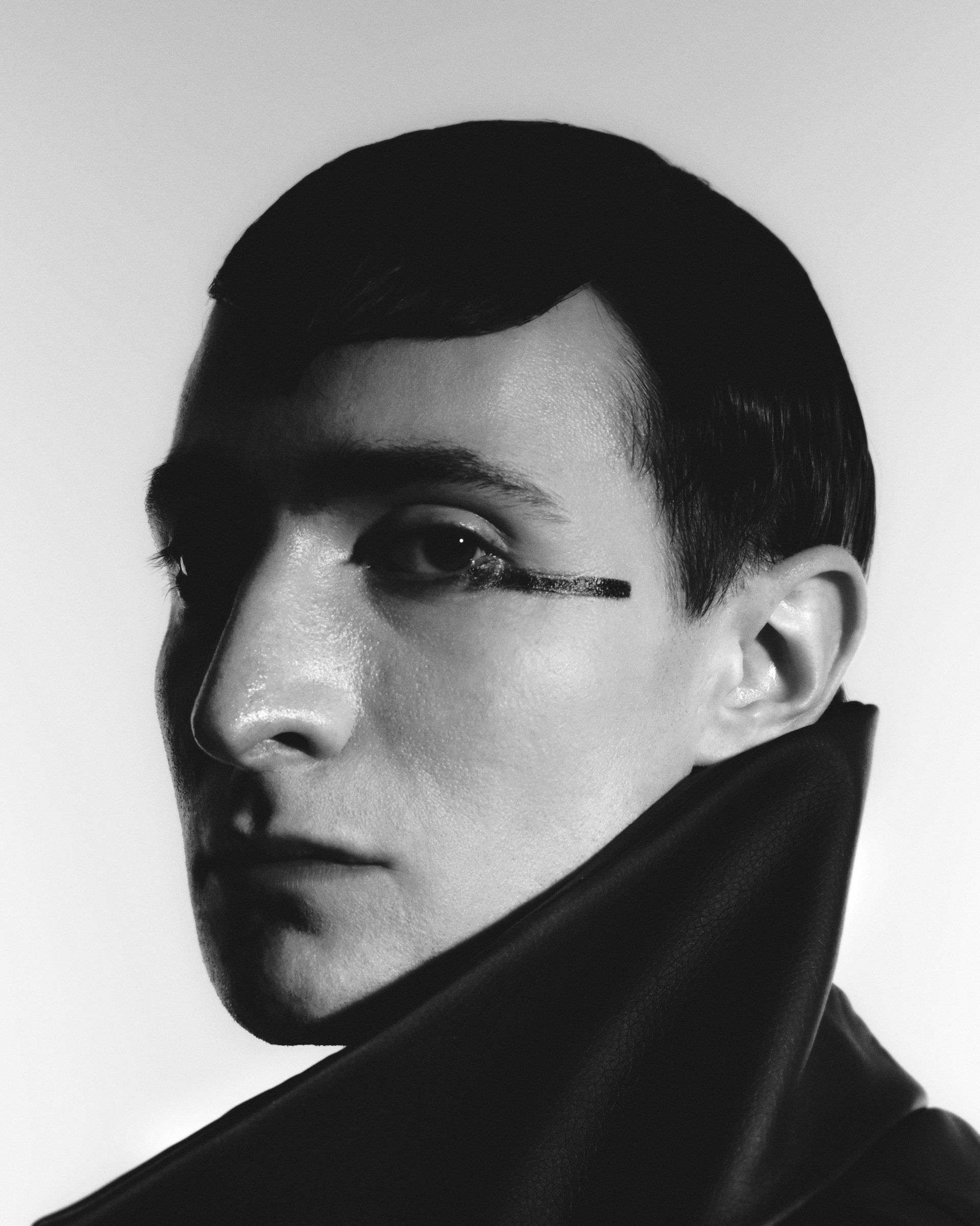 Idan Weiss, tytułowy „Franz” Agnieszki Holland, w krótkiej rozmowie i sesji do K MAG-a [ZDJĘCIA]