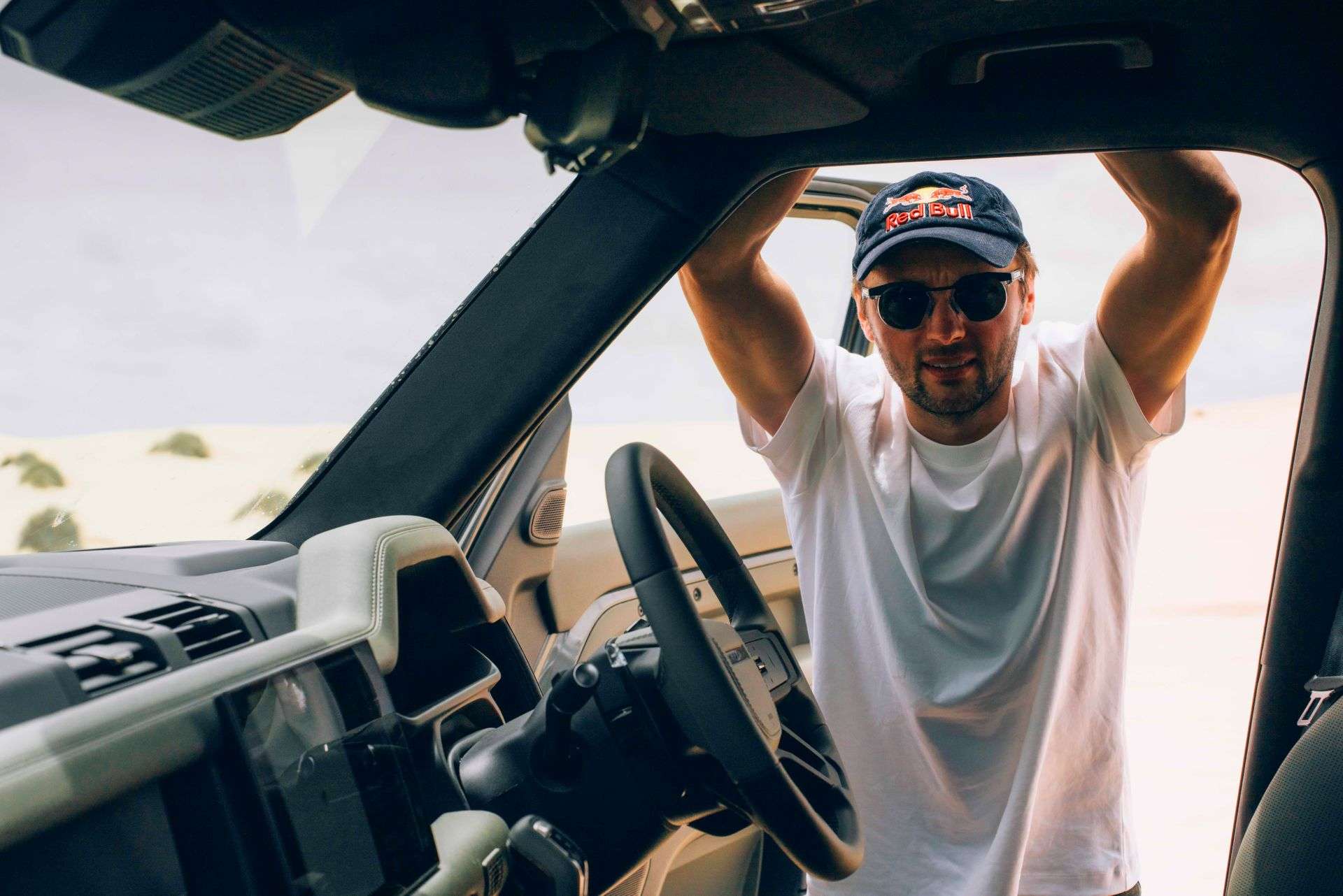 Tam, gdzie inni nie mogą. Jak narciarz wysokogórski Andrzej Bargiel połączył siły z Defenderem