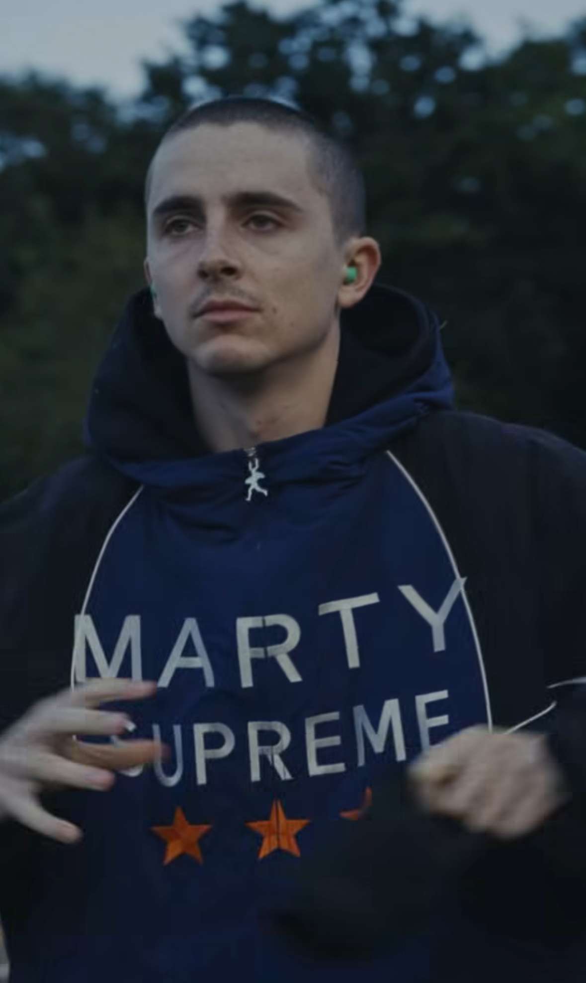 Timothée Chalamet zgolił włosy. Fryzurę ujawnił podczas transmisji na żywo