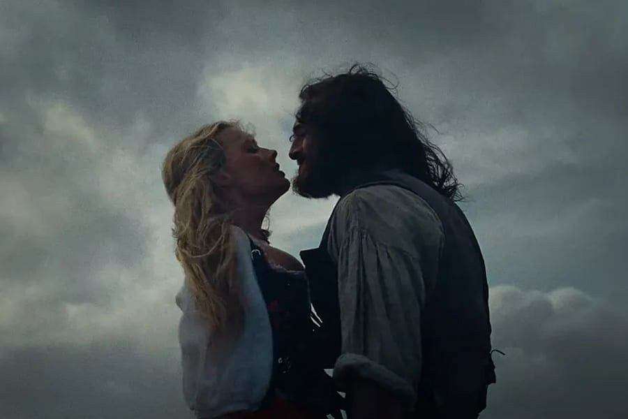 Fennell, Robbie i skandal, który nie nadchodzi. Mamy zwiastun „Wichrowych Wzgórz” [TRAILER]